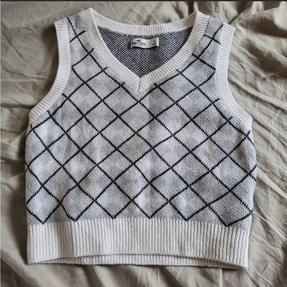Hollister Knit Vest - Picture 1 of 3
